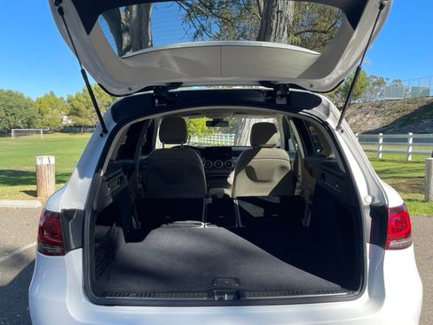 Used 2021 Mercedes-Benz GLC 300 image 5