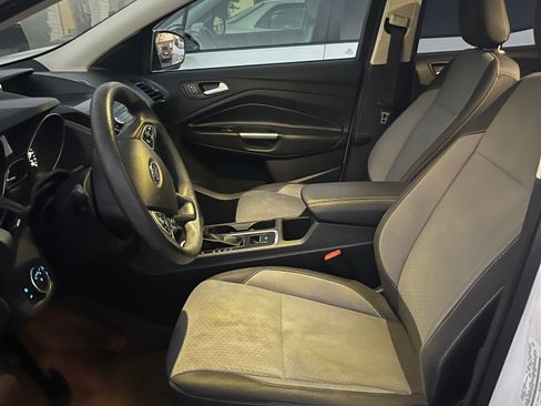 Used 2018 Ford Escape SE image 15