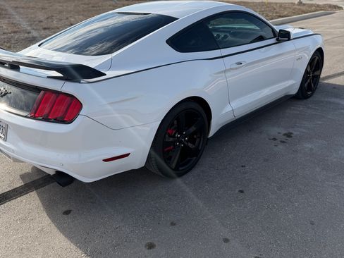 Used 2015 Ford Mustang GT image 8