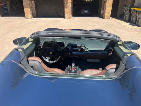Used 2022 Ferrari 812 GTS RWD image 2