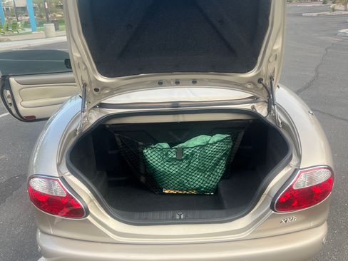 Used 2001 Jaguar XK8 Convertible image 9