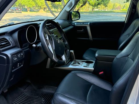 Used 2013 Toyota 4Runner Limited AWD/4WD image 17