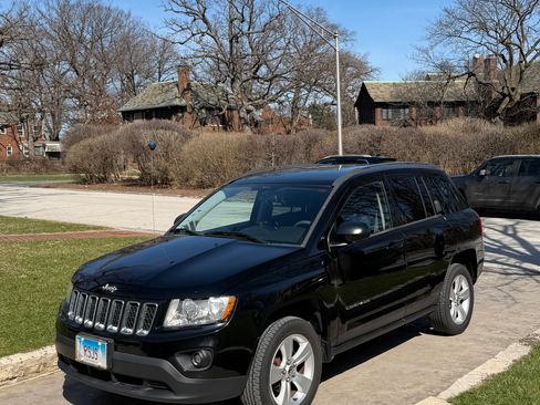 Used 2013 Jeep Compass Sport image 4