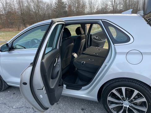 Used 2018 Hyundai Elantra GT w/ Style Package 02 image 8