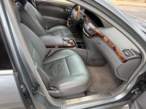 Used 2008 Mercedes-Benz S 550 image 8