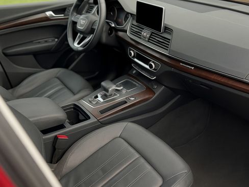 Used 2018 Audi Q5 2.0T Premium Plus w/ Premium Plus Package image 2