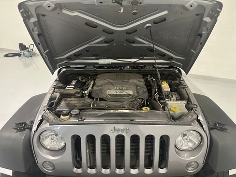 Used 2015 Jeep Wrangler Sport w/ Quick Order Package 24S image 13