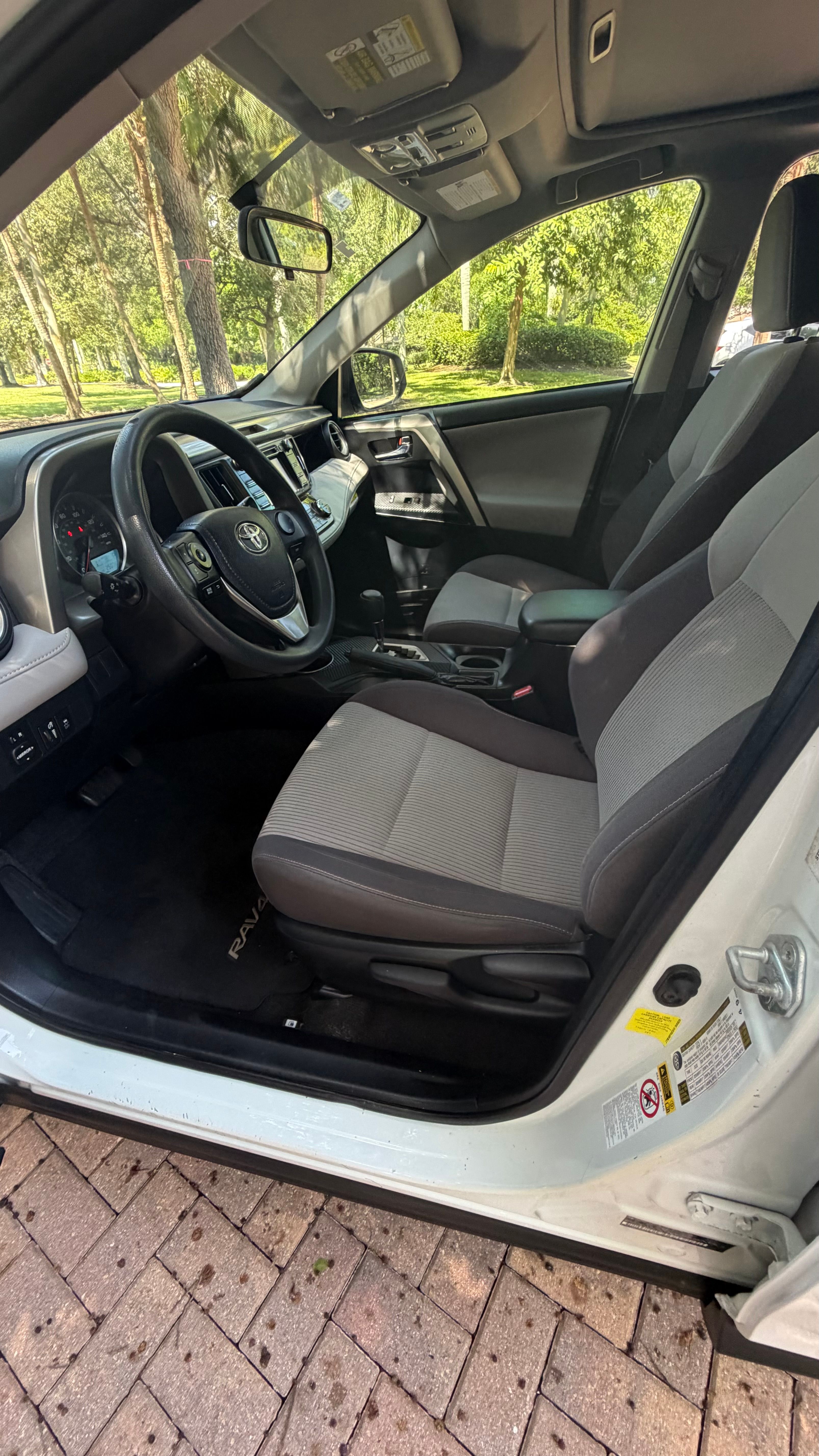 Used 2015 Toyota RAV4 XLE FWD image 12