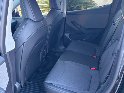 Used 2026 Tesla Model Y 2WD image 9