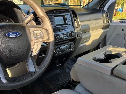 Used 2017 Ford F250 XL w/ Power Equipment Group AWD/4WD image 11