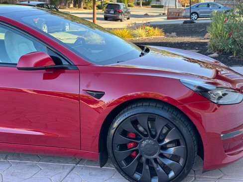 Used 2023 Tesla Model 3 Performance image 5