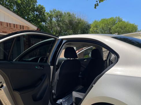 Used 2016 Volkswagen Jetta S image 5