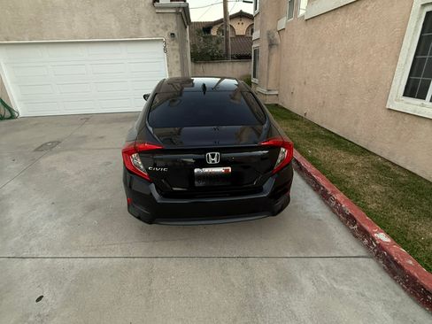 Used 2017 Honda Civic EX image 9