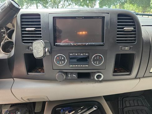 Used 2007 Chevrolet Silverado 2500 LT w/ Safety Package image 5