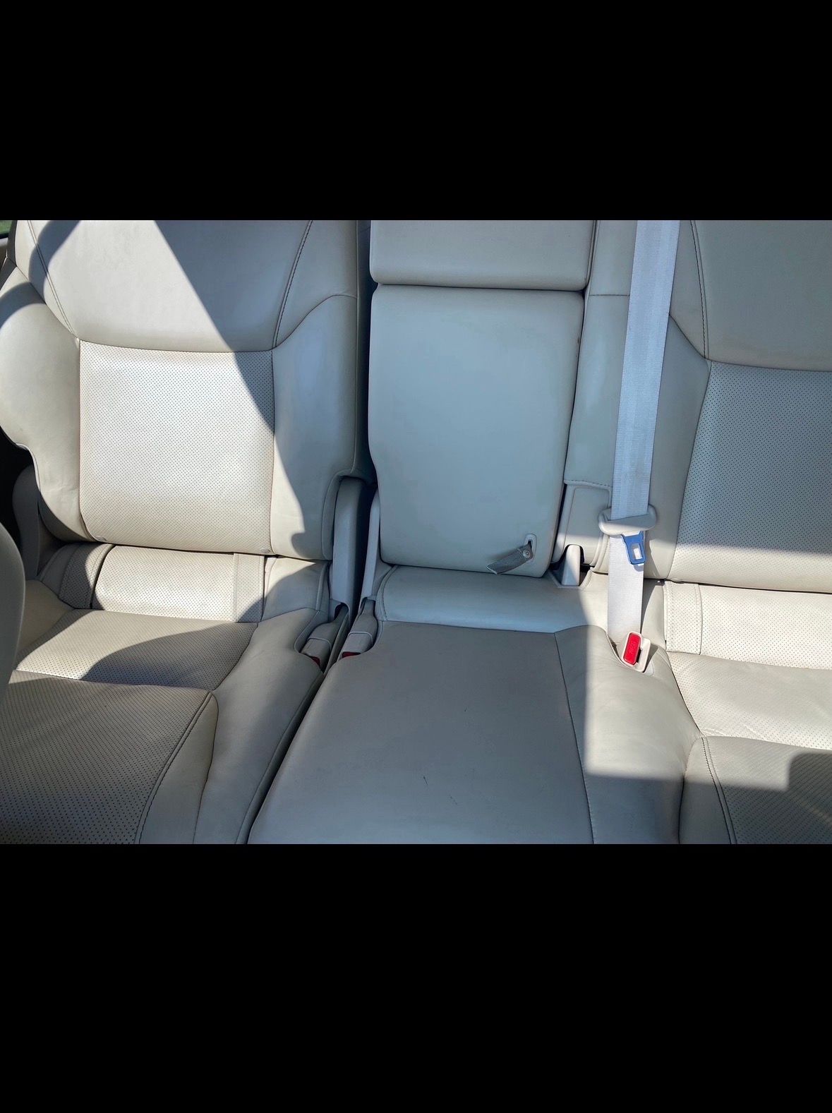Used 2013 Lexus LX 570 4WD w/ Luxury Pkg w/Pre-crash image 12