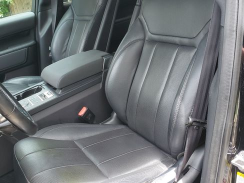 Used 2018 Land Rover Discovery SE AWD/4WD image 22