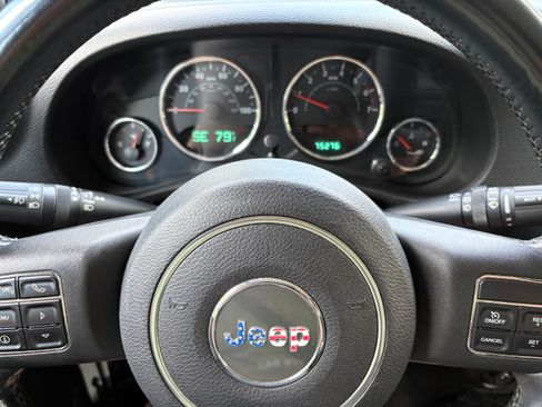 Used 2011 Jeep Wrangler Sport AWD/4WD image 15