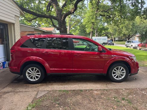 Used 2016 Dodge Journey SXT w/ Comfort/Convenience Group FWD image 5