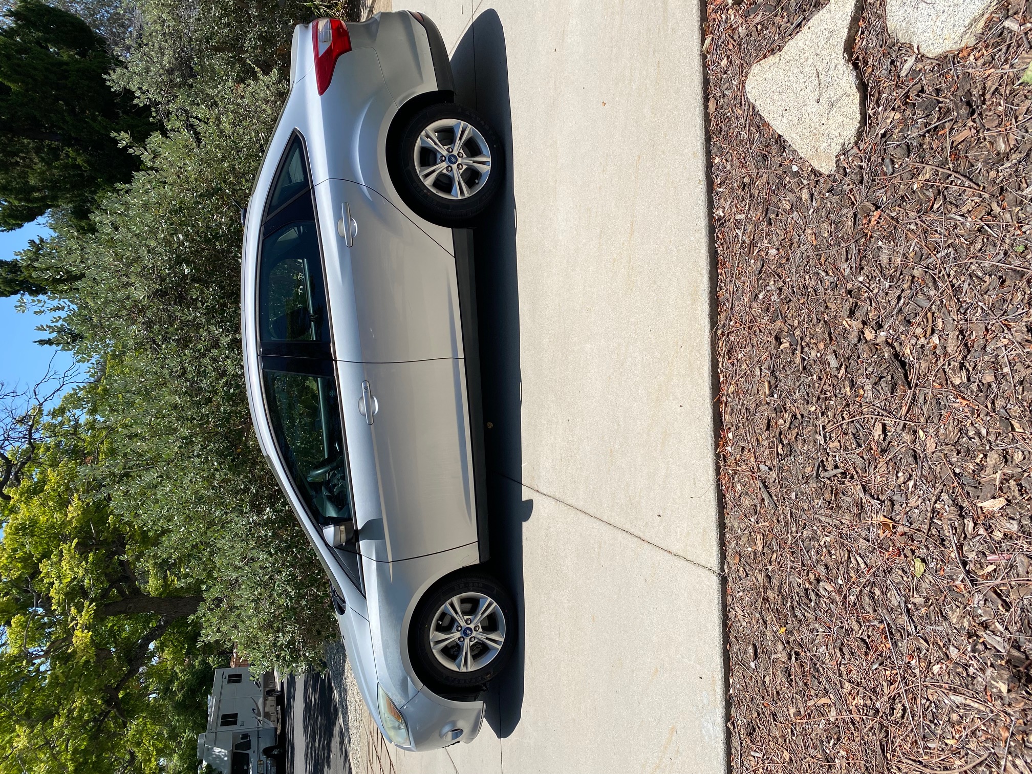 Used 2013 Ford Focus SE FWD image 1