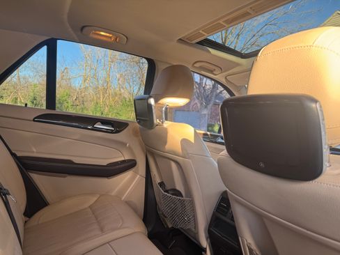 Used 2017 Mercedes-Benz GLE 350 image 10