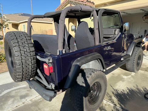 Used 2002 Jeep Wrangler X image 9