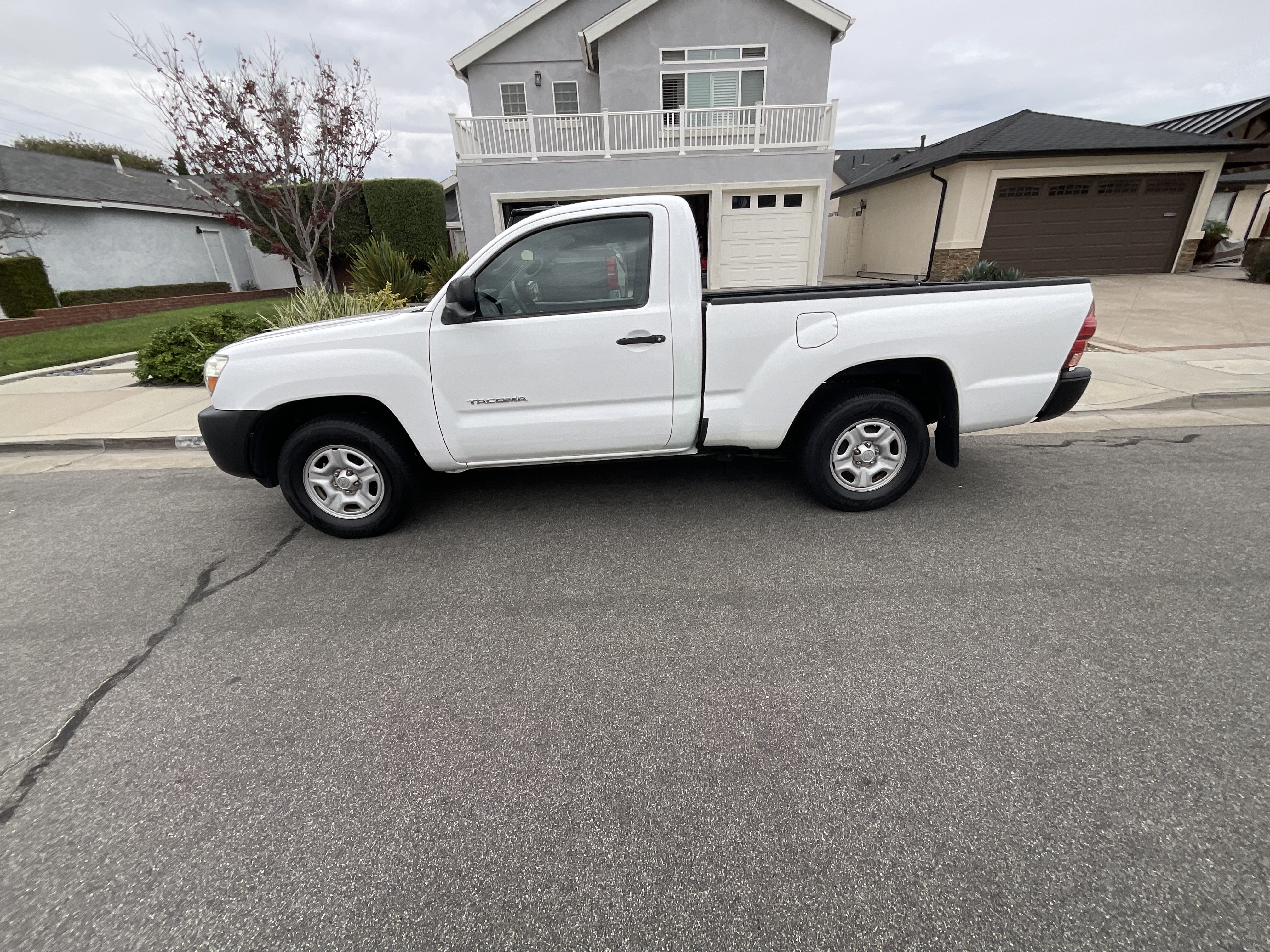 Used 2006 Toyota Tacoma 2WD Regular Cab image 1