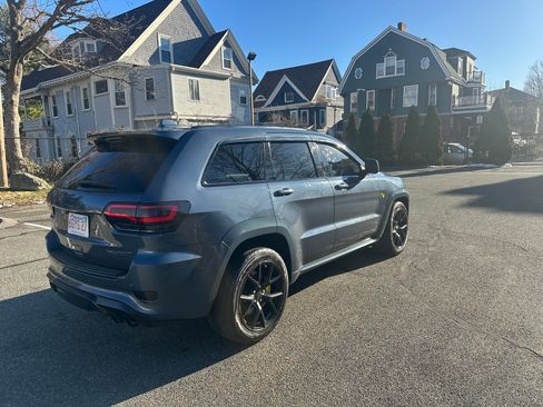 Used 2019 Jeep Grand Cherokee Trackhawk image 4