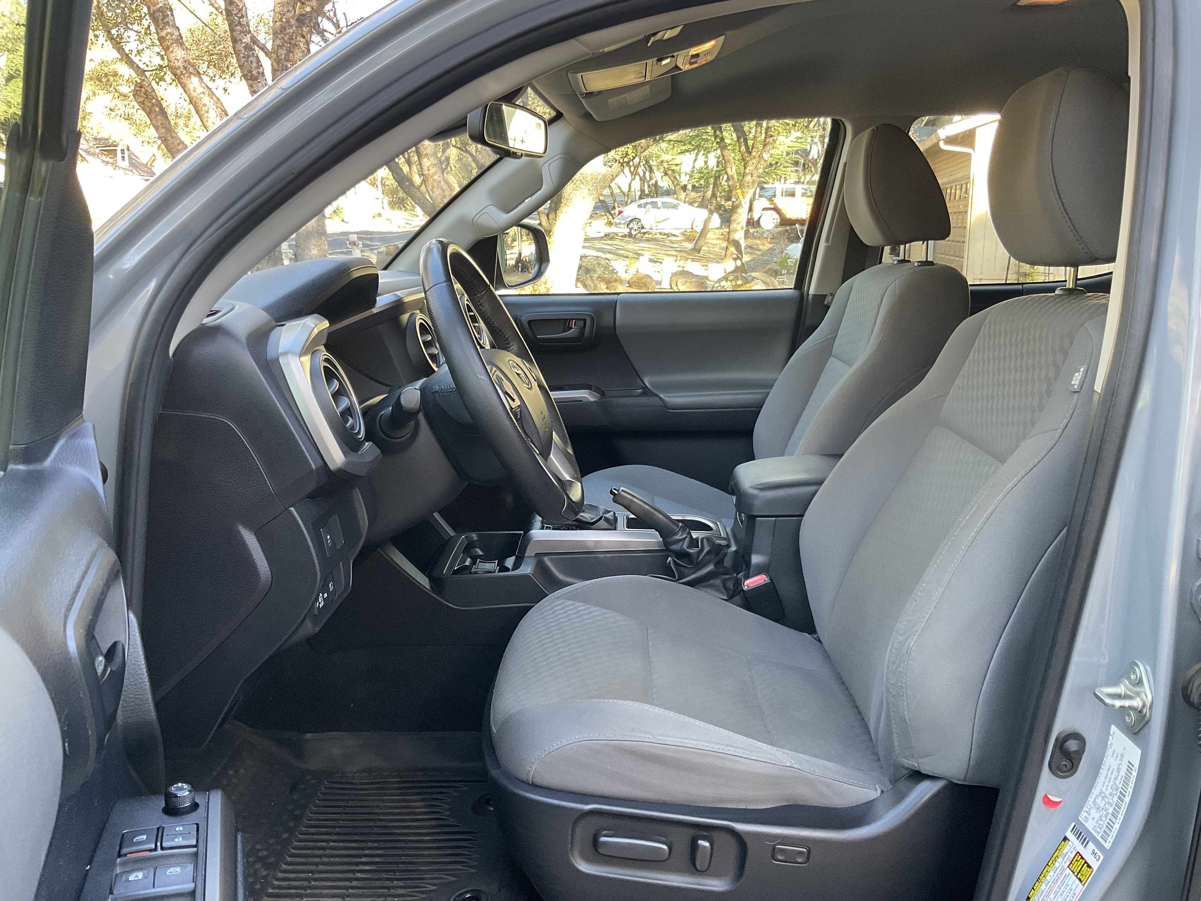 Used 2020 Toyota Tacoma SR5 w/ Technology Package AWD/4WD image 12