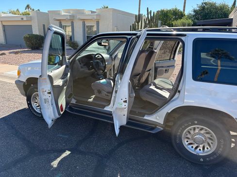 Used 2000 Mercury Mountaineer AWD V8 image 14