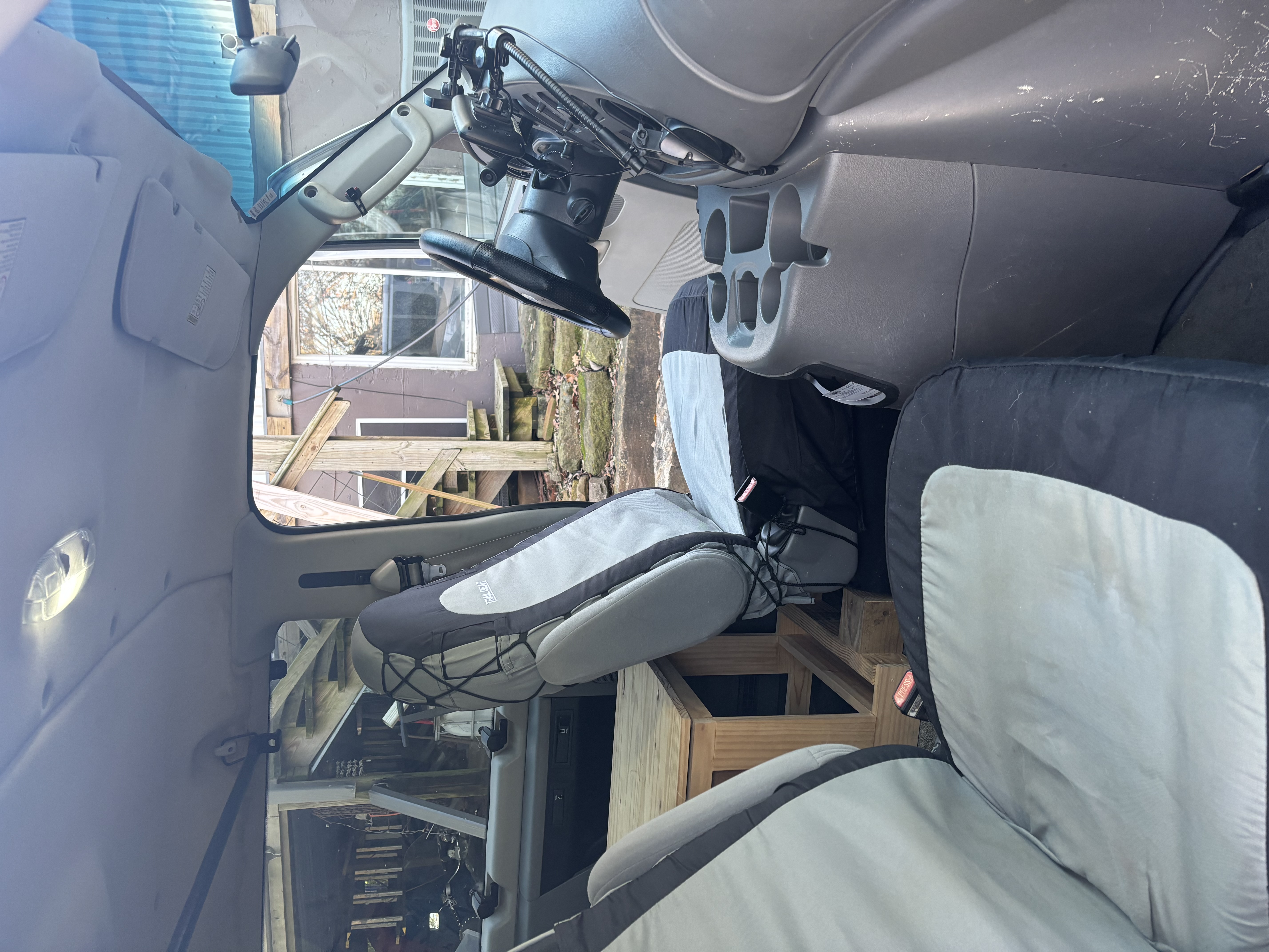 Used 2003 Ford E-350 and Econoline 350 XLT RWD image 15