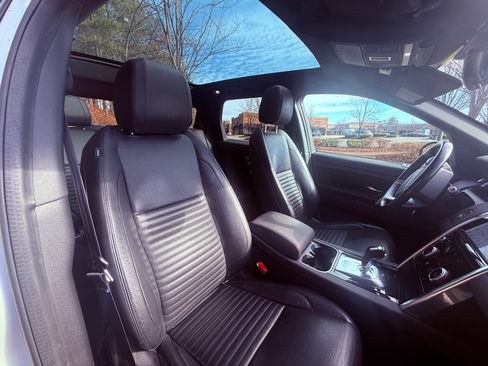 Used 2020 Land Rover Discovery Sport S image 10