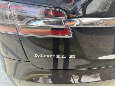 Used 2015 Tesla Model S P90D image 5