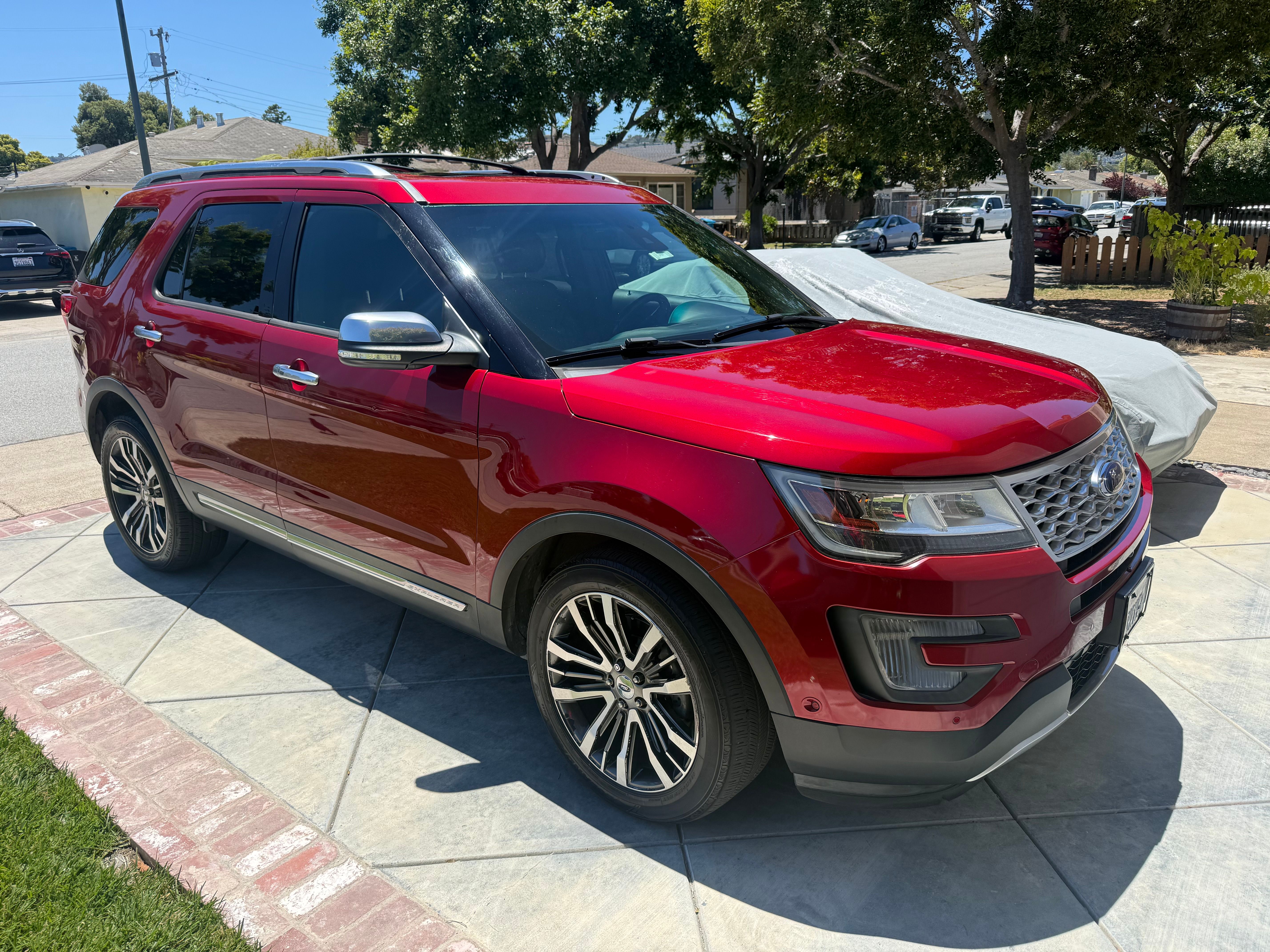 Used 2016 Ford Explorer Platinum AWD/4WD image 1