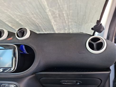 Used 2016 smart fortwo passion image 15