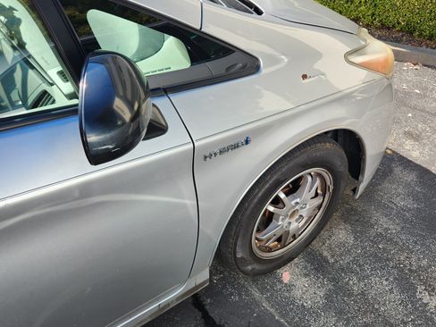 Used 2011 Toyota Prius Two image 16