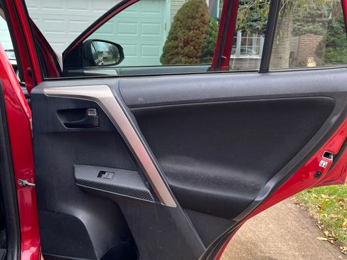 Used 2013 Toyota RAV4 XLE image 12