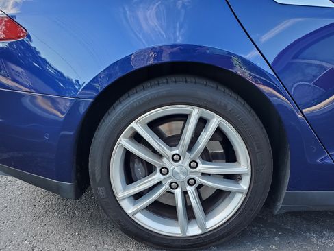 Used 2015 Tesla Model S 70 image 12