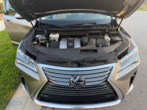 Used 2018 Lexus RX 450h AWD w/ Luxury Package image 4