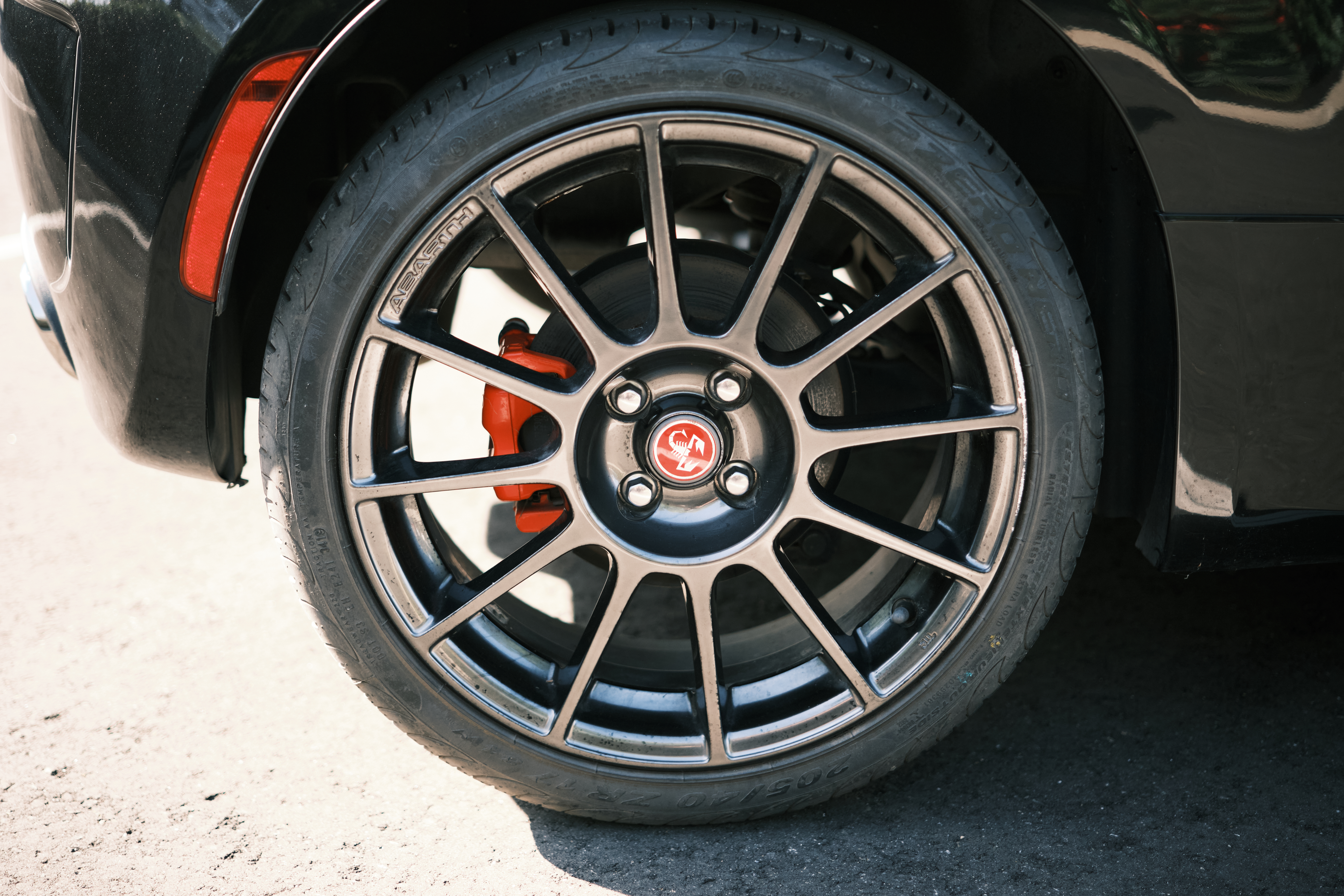 Used 2012 FIAT 500 Abarth w/ Safety & Convenience Pkg FWD image 9