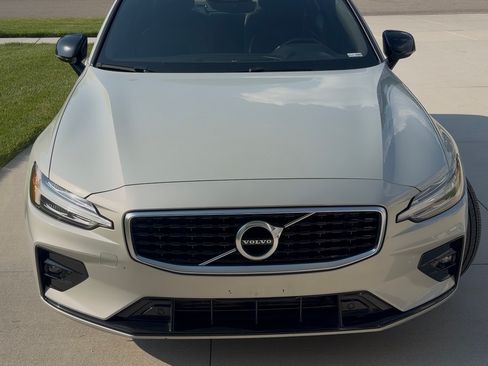 Used 2019 Volvo S60 T6 R-Design AWD/4WD image 1