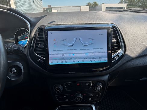Used 2019 Jeep Compass Latitude w/ Popular Equipment Group AWD/4WD image 18