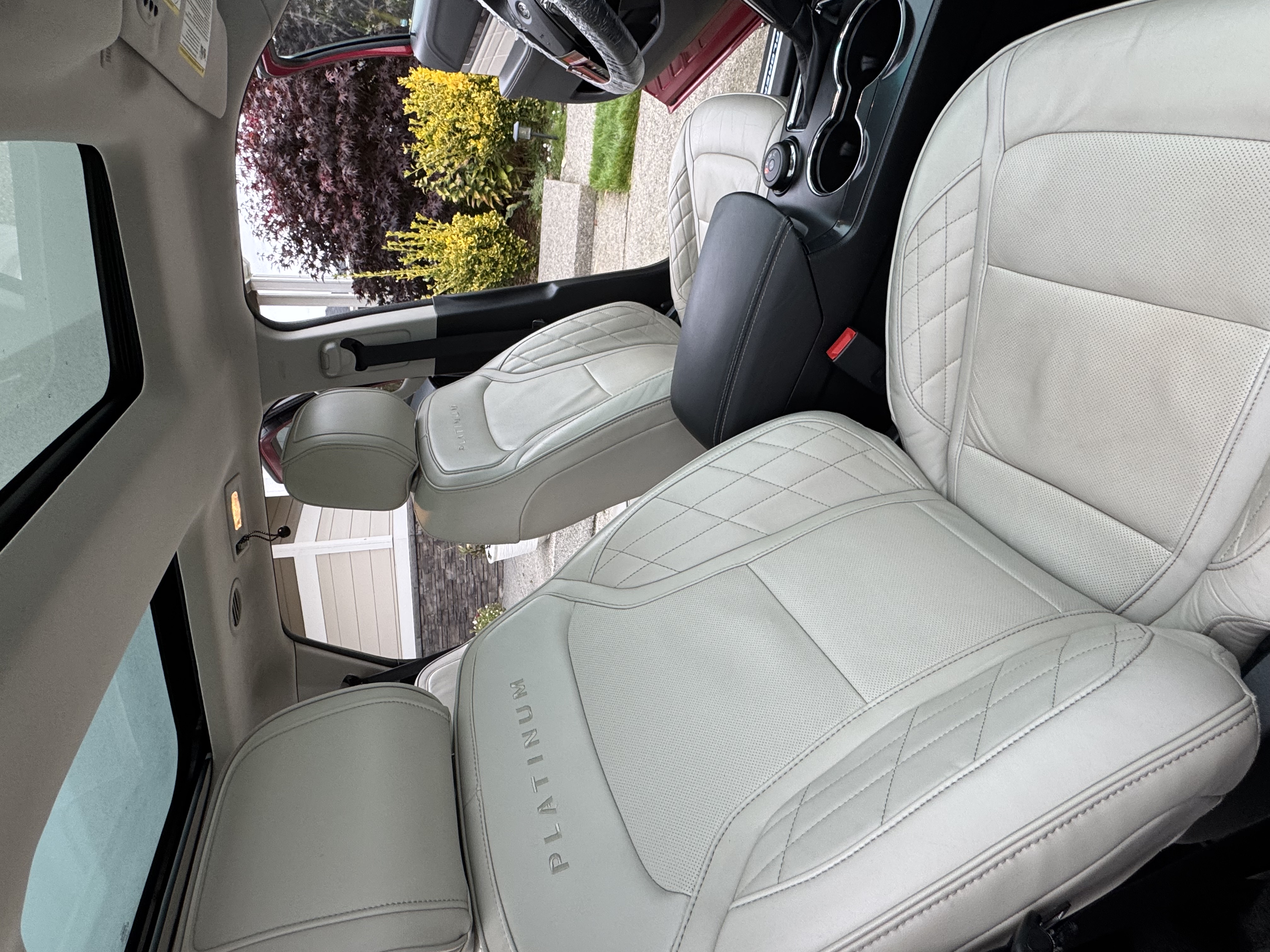 Used 2016 Ford Explorer Platinum AWD/4WD image 21