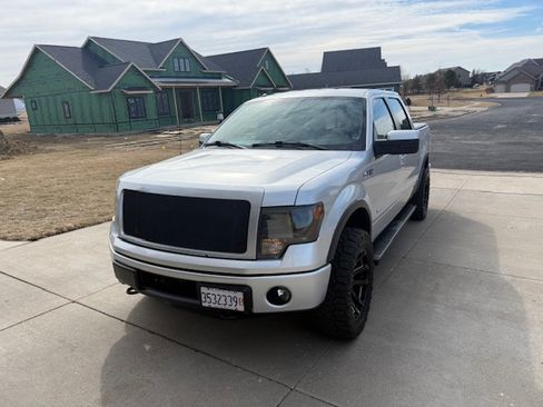 Used 2014 Ford F150 FX4 w/ Equipment Group 402A Luxury image 8