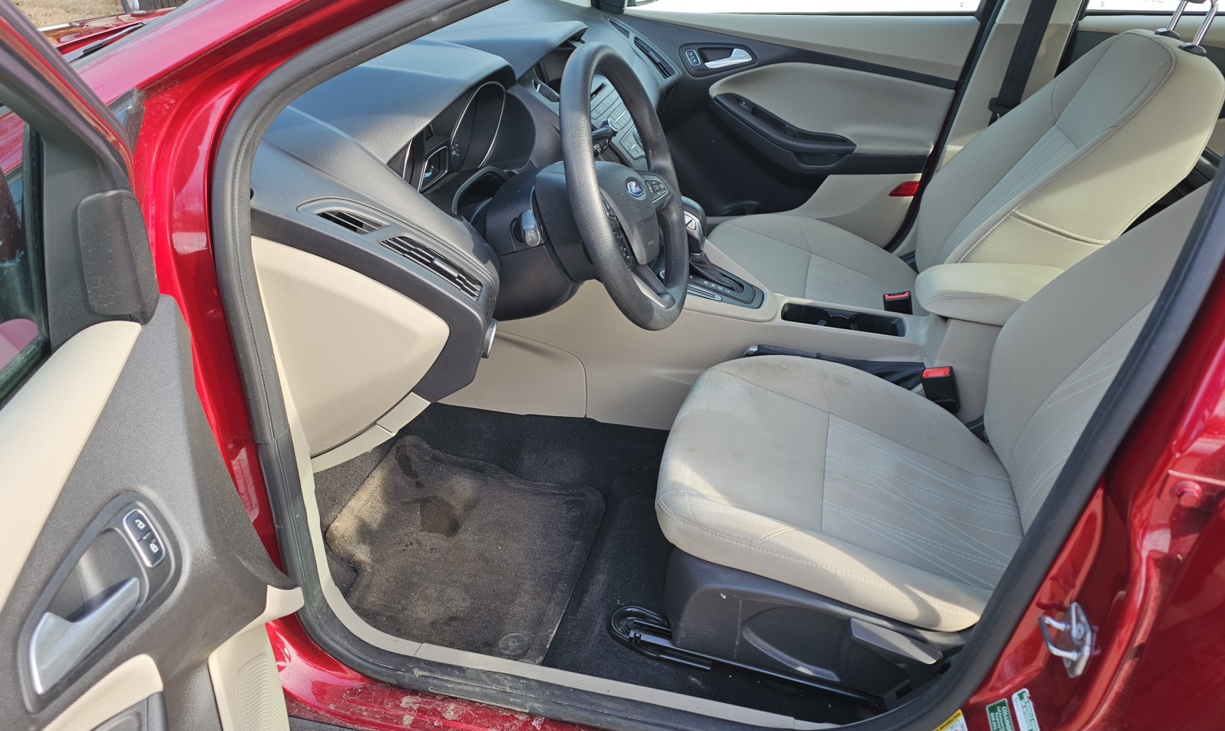 Used 2017 Ford Focus SE FWD image 8