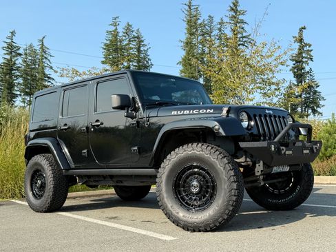Used 2014 Jeep Wrangler Unlimited Rubicon w/ Connectivity Group image 1