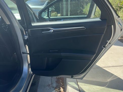 Used 2017 Ford Fusion Energi SE image 19