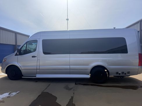 Used 2021 Mercedes-Benz Sprinter 3500 image 18