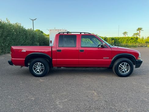 Used 2004 Chevrolet S10 Pickup LS w/ Appearance Package AWD/4WD image 6