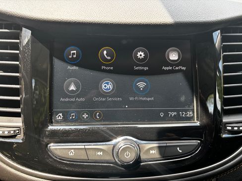 Used 2018 Chevrolet Trax LT w/ LT Convenience Package image 15