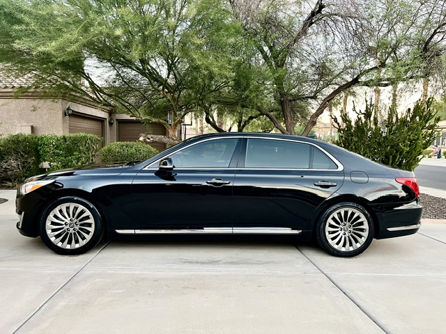 Used 2017 Genesis G90 3.3T Premium RWD image 11